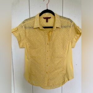 MacDougal & Houston yellow floral eyelet short sleeve button down blouse size L